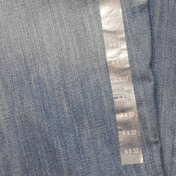 DKNY JEANS - Picture 8 of 10